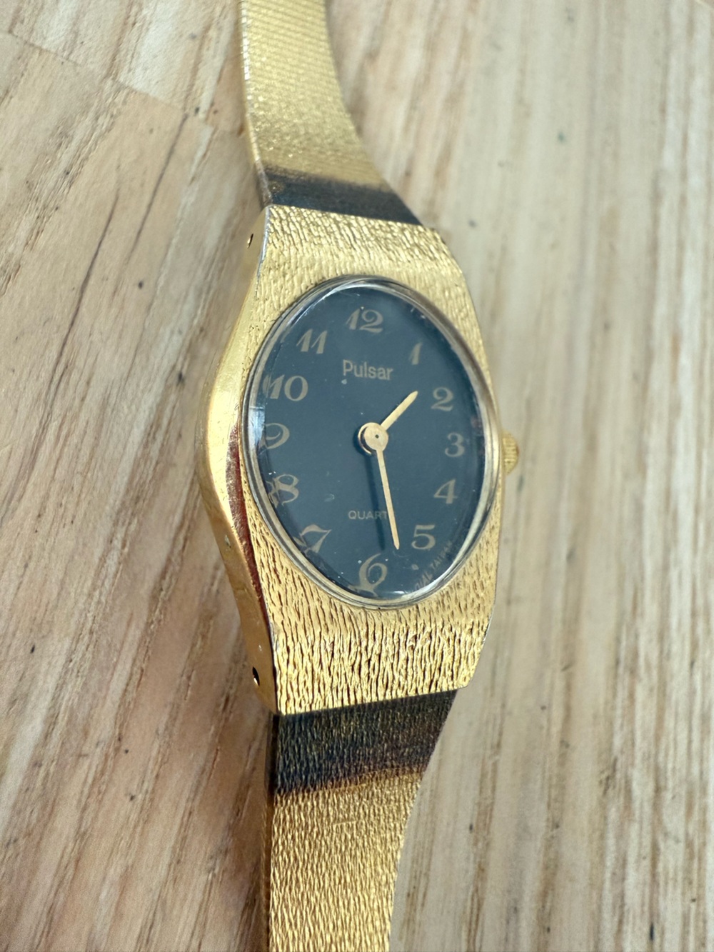 vintage Pulsar ladies oval black dial gold tone watch NEW BATTERY